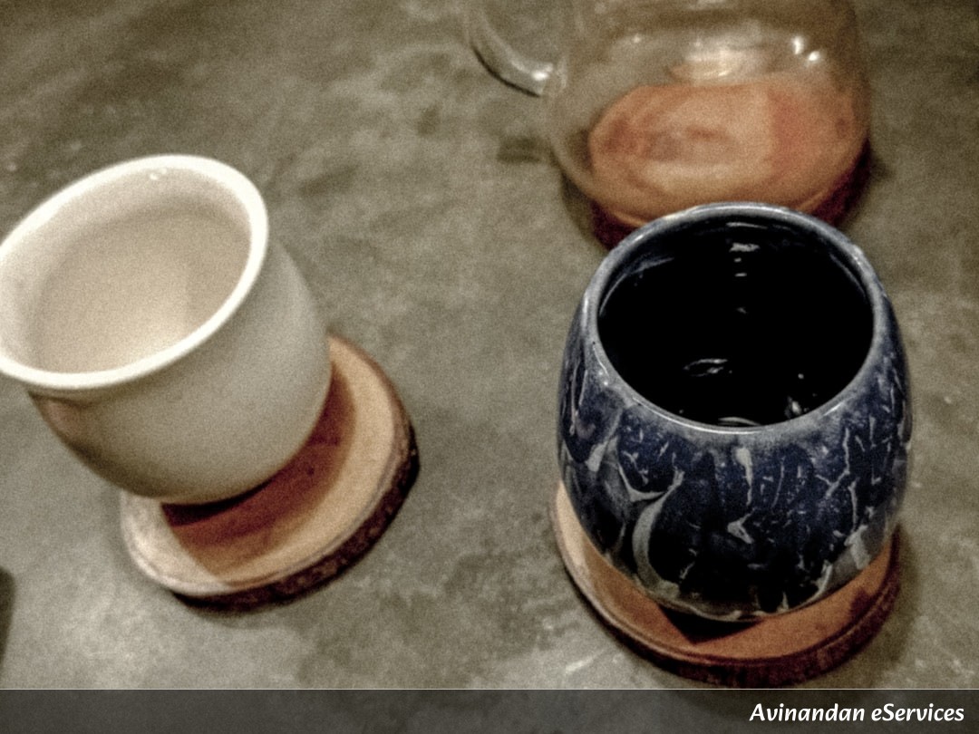 How Can a Cup Be Two Colors at Once?: Arjun and Priya Explore an Ancient Roman Mystery