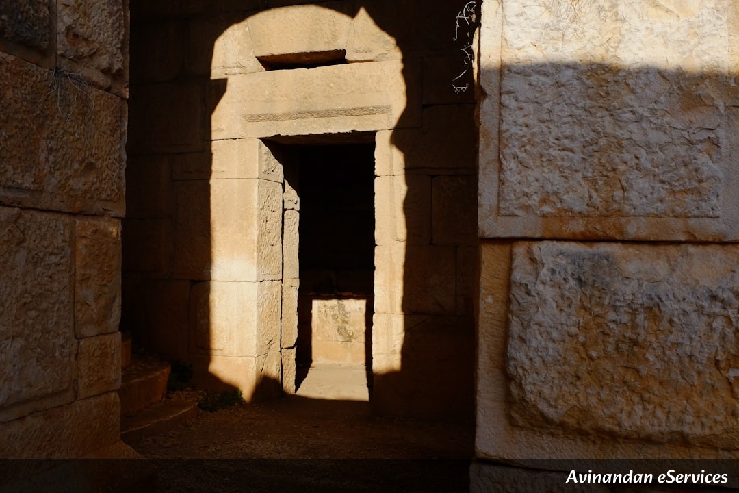How Did Ancient Greeks Weaponize Sunlight?: Arjun and Zara Investigate!