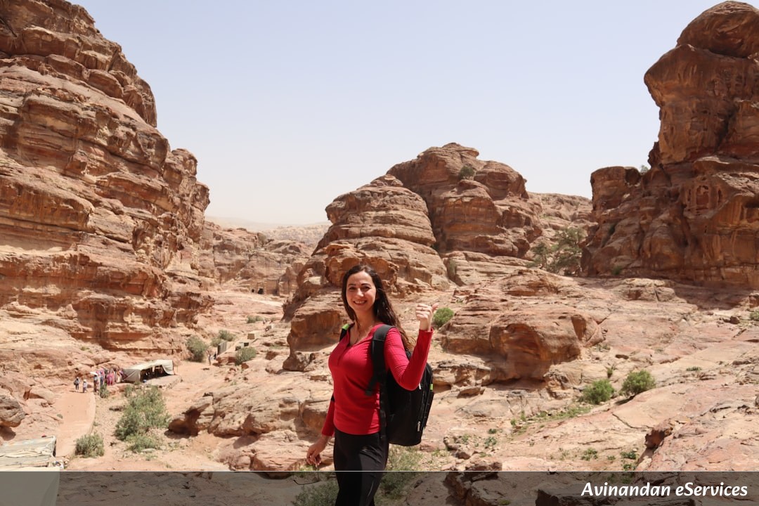 How Can a Rock 'Walk' Across the Desert by Itself?: Samir and Isha Uncover the Mystery!