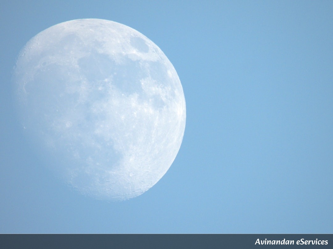 Why Does the Moon Smell Like Gunpowder?: Aarav and Priya Blast Off!